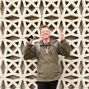 Meet your Posher, Alex